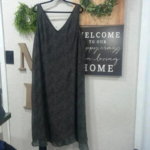 Mary McFadden women collection size 22w slip dress black and white